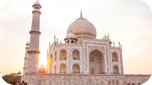 Atardecer en el monumento Taj Mahal