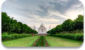 Jardines Mogoles del monumento Taj Mahal